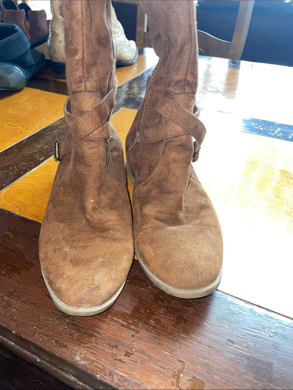 Classic Brown Suede Knee-High Women’s Boot, Size 9